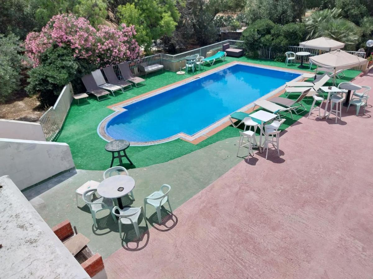 Whitestar Guesthouse Салина Экстерьер фото